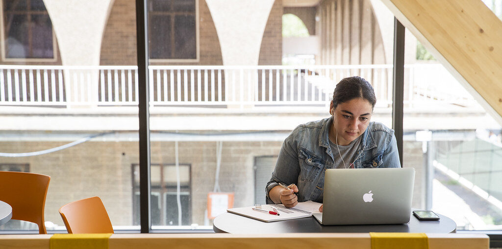 How to improve dual delivery for small group teaching